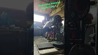 Pivot Point Protocol - Squat Week 3 Day 1: 🦵 Set 3/3 of 5x 117.5 kg 2c Paused #Squat 🔥 #powerlifting