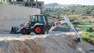 Обзор экскаватора-погрузчика Bobcat B730 нового поколения
