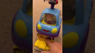 COCOMELON PUSH &lsquo;N SING FAMILY CAR / OFFICIAL YELLOW SCHOOL BUS #shortsfeeds  #trending  #viral