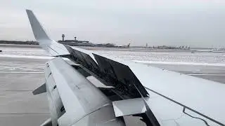 Winter landing at Chicago O&rsquo;Hare (ORD) airport, onboard American Airlines 737