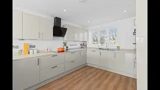 Three Bedroom Property in Woodhurst Grove, Bexhill