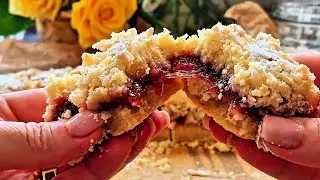 Nostalgic Strawberry Crumble Cake