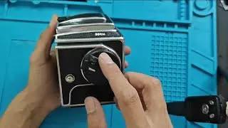 Hasselblad 501CM//Can rotate the shutter but the mirror doesn't lock.#hasselblad#hasselblad_camera