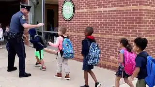 Roslyn Elementary Starts with a Hello!