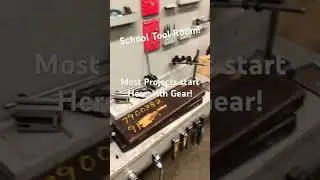School Tool Room! #Machinist #MillingMachines #MillingMachine #College