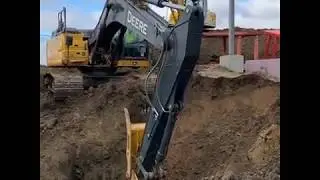 Quarry Hills Excavation using Kundel Titan Steel Trench Box | Excavating Trench
