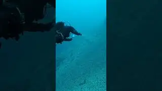 DI FRONTE AL GIGANTE: L'immensa parete che sbarra la strada al Salto della Capra