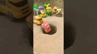 Jcp Pushing Red tractor taxi 🚕 bus 😲 in pit ditch parking car auto snake 🐍 toys #jcb #viral