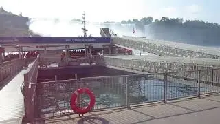 Fam Canada 250814 Niagara Falls: ship arrives #5000