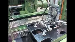 K2010 - hybrid STORK T 16000-19000-5650 injection moulding machine