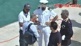 Sbarco migranti nel porto di Catanzaro