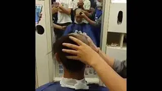 very handsome boy headshave with friends 超帅男孩剃光头