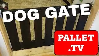 Pallet wood gate for the dog