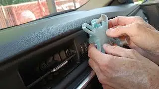 Smartphone car holder - 3D printed