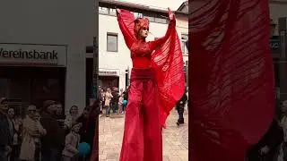 Venezianische Stelzenfigur