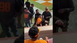 WHOLESOME MOMENT : jelly roll surprise a fan with a hat and made their day #jellyroll #trendingnow