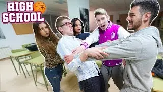 ME PELEO CON SU EX NOVIO EN CLASE !! *nos enfrentamos* High School #15 Exi