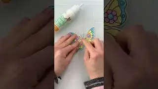 Сделайте свою открытку с бабочкой интерактивной!