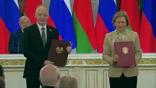 Putin and Belarusian leader Lukashenko give newser after meeting