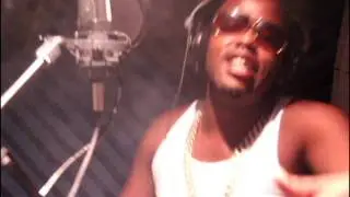 LKUSHI-FLOAT AWAY (IN STUDIO)