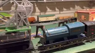 Standard Gauge Locomotive battle!! Lionel Prewar 392E VS MTH modern 392E!!