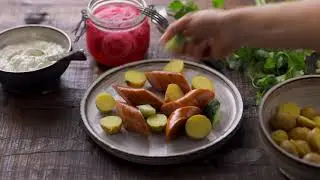Grillkorv med senapscreme fr&aring;n lokala svenska g&aring;rdar