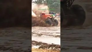 Bootlegger Mega Truck Blows across the Bog #offroad #racing #mudslinging #horsepower #shorts