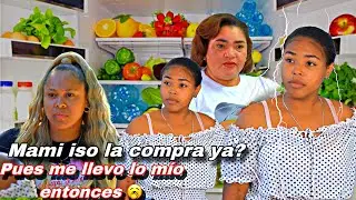 ESPERABA QUE SU MADRE HICIERA COMPRA PARA IR Y LLEVARLE TODO😡