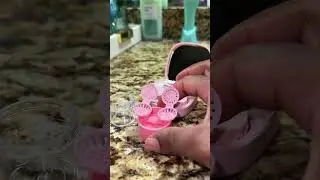 If you wear contacts, you NEED this‼️👀 This travel contact lens case and cleaning device is one of