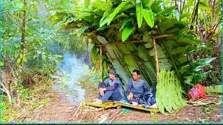 Basah Kuyup! Camping Survival di Tepi Sungai Diterjang Hujan deras