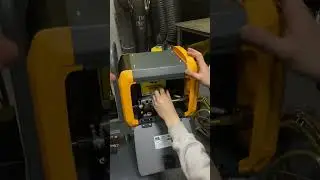 Просим потусторонние предметы не класть в подающий механизм, клеим спец стикер #мдфкл #сварка #рек