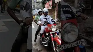 Traffic Police in Kolkata #westbengal #kolkata #shorts #youtubeshorts #ytshorts