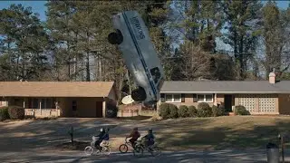 Eleven saves his friends (stranger things 1) epic scene