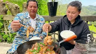 1斤豬肉半只鵝，加把辣椒燉一鍋，幹活累又餓兩人吃了一大鍋Simply eat rural life