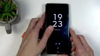 MOTOROLA Moto G86 Power 5G – How to Insert SIM and SD Card