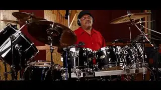 PEARL MASTERWORKS & DENNIS CHAMBERS : la démo studio d'un immense batteur ( La Boite Noire )