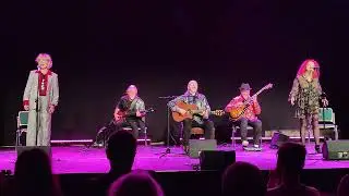 Czerwony Tulipan - Armia spokojnych serc