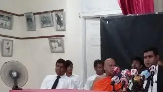 මිහින්තලෙ  නා හිමි නීතිඥයන් සමඟ මාධ්‍ය හමුවක්...!