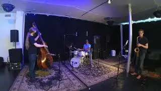 ////The Greg Artry Trio////