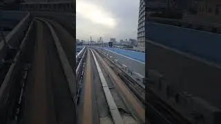 Inside Yurikamome Train to See Tokyo Bay from the Artificial Island of Odaiba