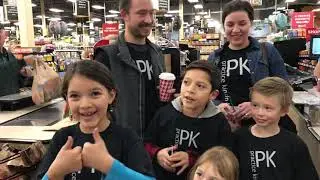 Random Act Of Kindness #104 | Two Thumbs Up. Bringing Happiness and Joy to Others in December | PK