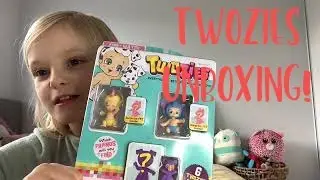 Twozies Unboxing with Holly Cat