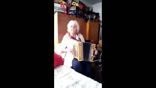 Trnky brnky - česk&aacute; lidovka - Czech folk - Heligonka harmonika
