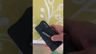 Wallpaper cutting with the Easy Trimmer.