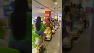 Lolly train 🚂 ride . #train #plaza #shopping #holiday