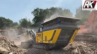 RM 70GO! impact crusher from Rubble Master processing construction and demolition waste