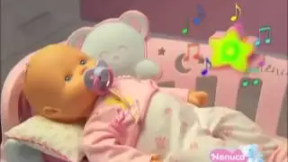 Пупс Famosa Ненуко с кроваткой