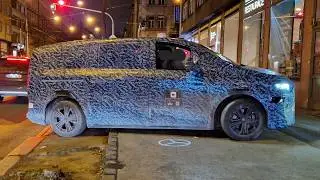 Mercedes Prototype Bottoms Out on Curb | All-Wheel Steering | Electric V-Class Van Test Vehicle