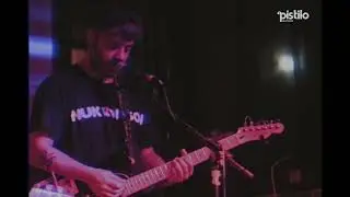 LOS NEGROS en vivo en Ufo Fest - 02 - Ropa de fuego