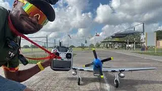 SPEED FRESH FLEW HIS BRAND NEW E-FLITE P-51D MUSTANG 1.2m